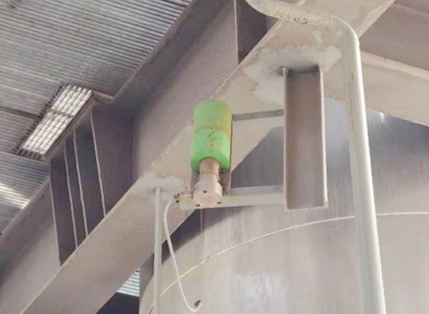 Na-22放射性儀表 多晶硅生產裝置儲罐測控現場(圖1) Na-22放射性儀表 多晶硅生產裝置儲罐測控現場(圖1)