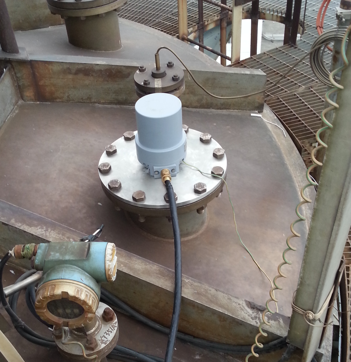 雷達(dá)料位計(jì),3D雷達(dá)物位計(jì),Na-22濃度計(jì).Na-22密度計(jì),利馬克工雷達(dá)物位計(jì)況案例現(xiàn)場(chǎng),利馬克石油化工行業(yè)應(yīng)用